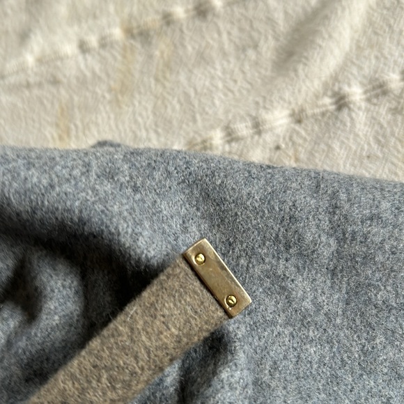 Full length Hugo Boss coat with hood. - Picture 8 of 10